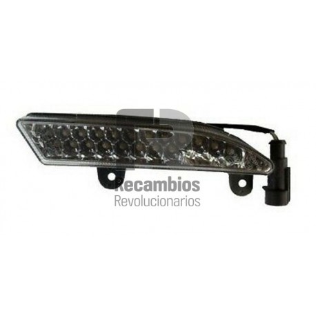 LUZ DE DÍA IZQUIERDA AIXAM  8AP153